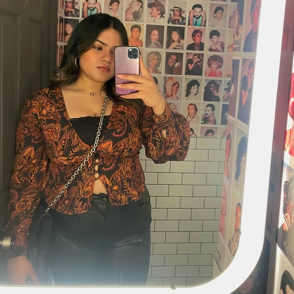 Meet your Posher, Sampurna - Picture 1 of 1